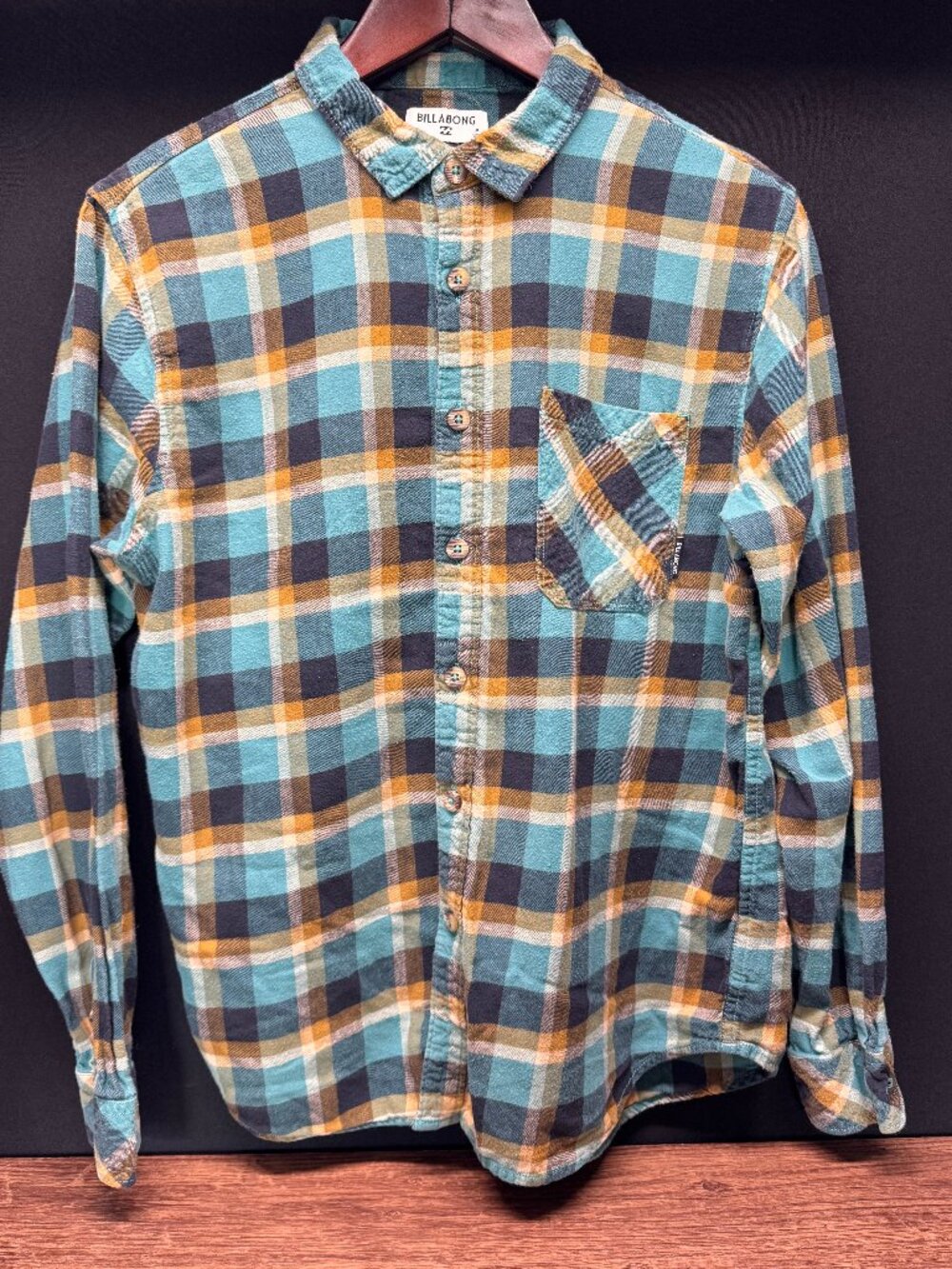 Billabong Core Fit Plaid Flannel Shirt Medium